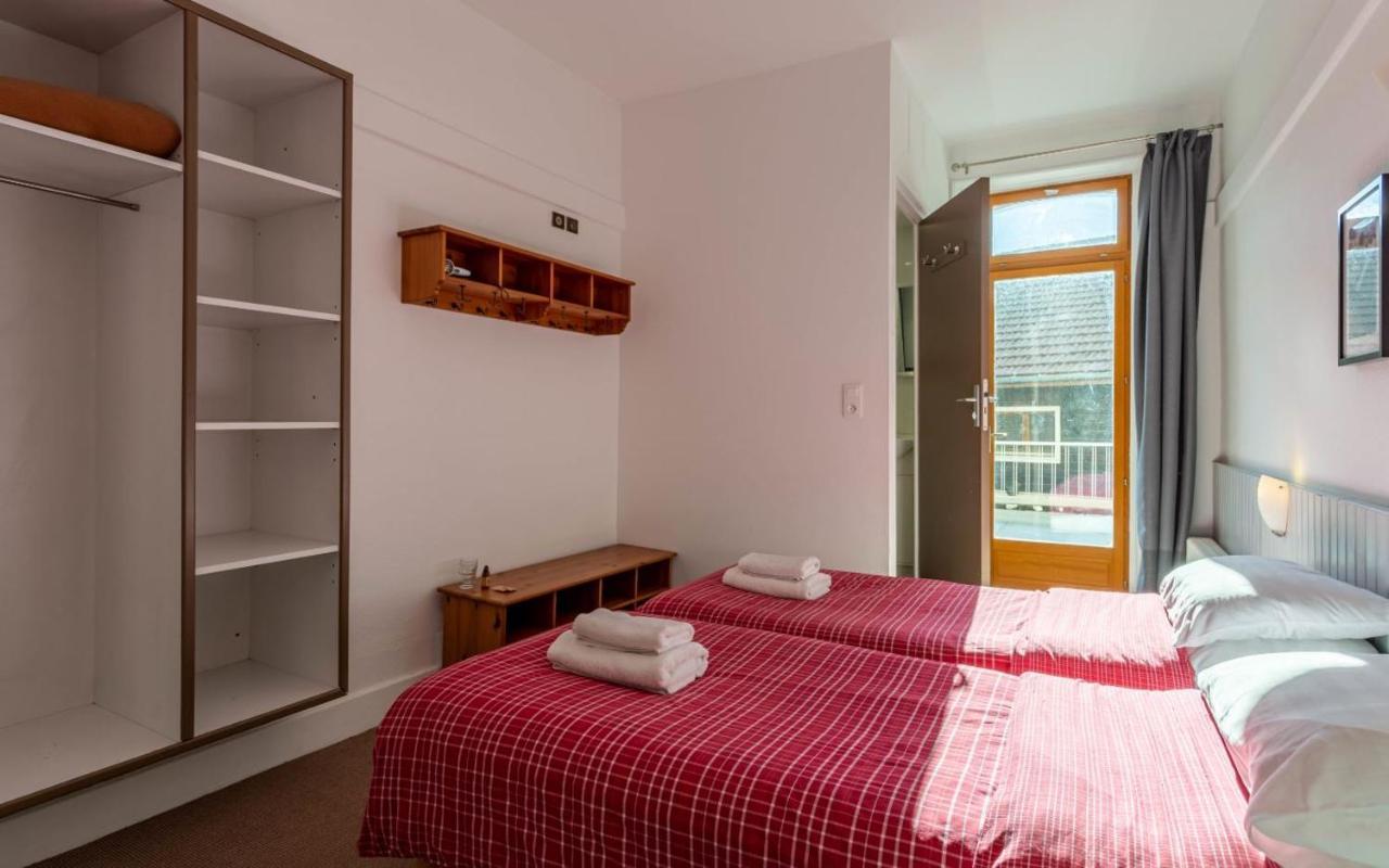 Hotel Les Aravis Saint-Jean-de-Sixt Exterior photo
